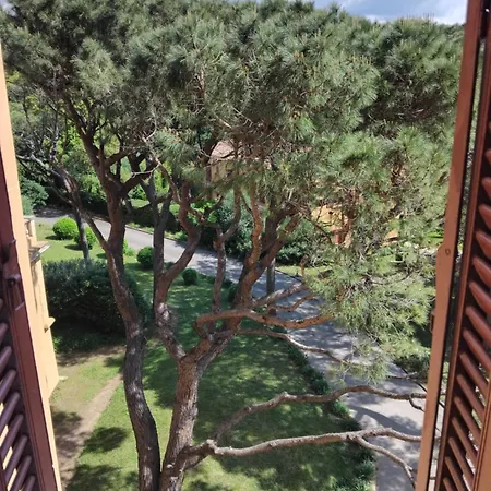 Bel Pour 6 Personnes Avec Vue Sur Le Golfe De St Tropez *