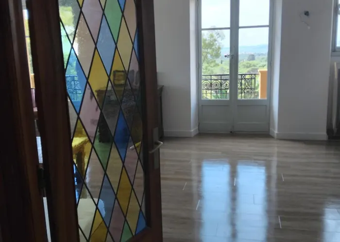 Bel Pour 6 Personnes Avec Vue Sur Le Golfe De St Tropez