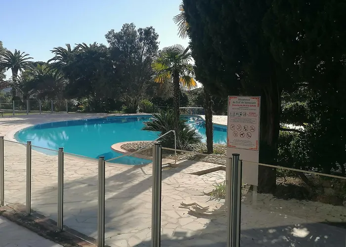 Bel Pour 6 Personnes Avec Vue Sur Le Golfe De St Tropez *